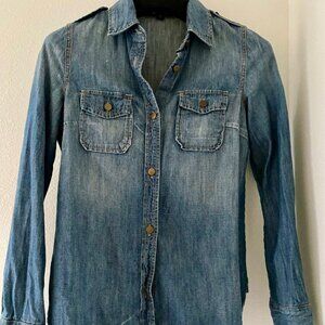 GAP Women Jean Shirt Size Small Blue Denim Long Sleeve with curved hem